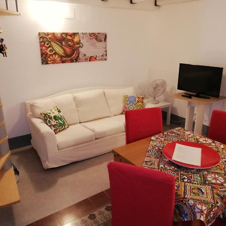 Il Posto Giusto Station Rooms Palermo Bagian luar foto