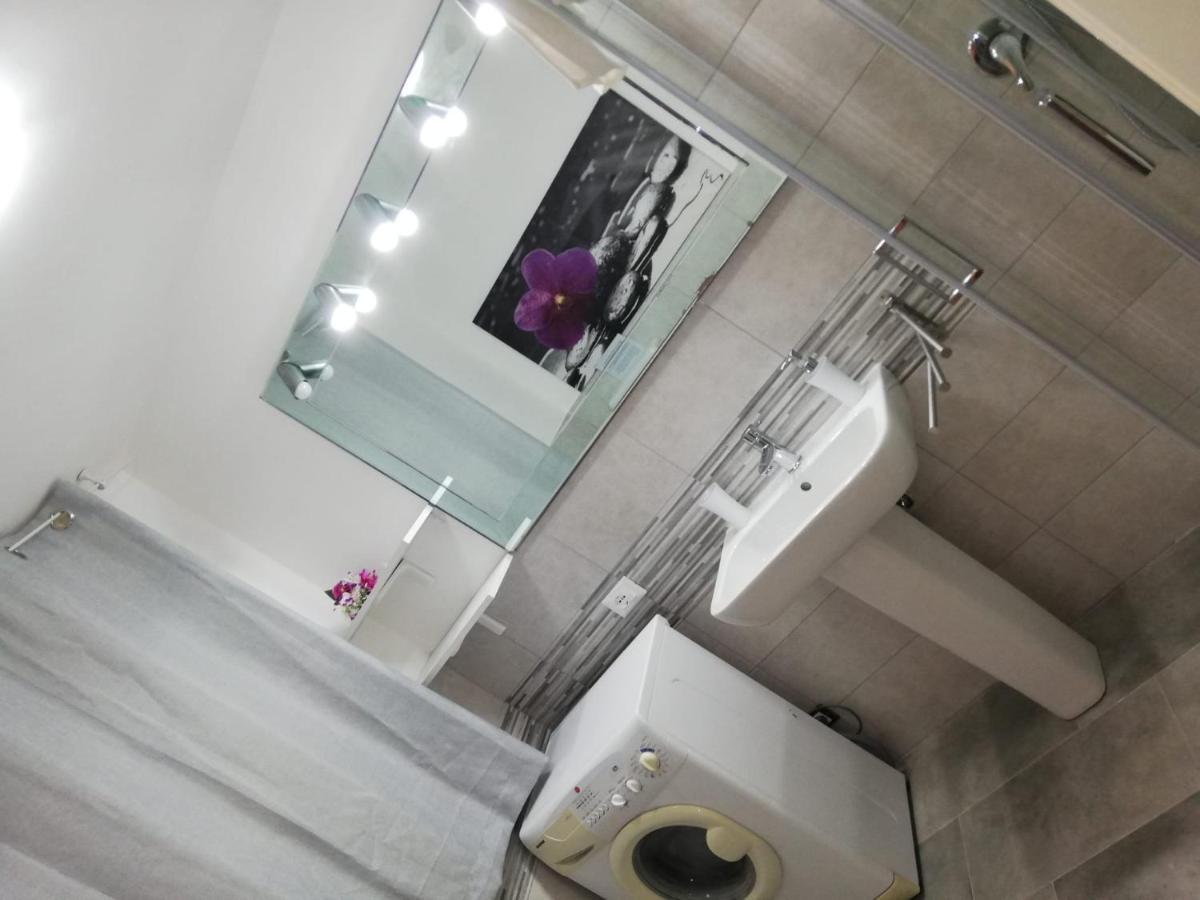 Il Posto Giusto Station Rooms Palermo Bagian luar foto