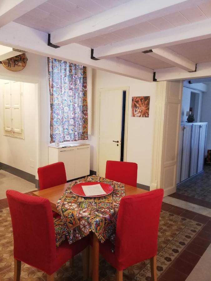 Il Posto Giusto Station Rooms Palermo Bagian luar foto