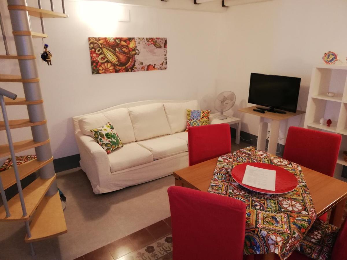 Il Posto Giusto Station Rooms Palermo Bagian luar foto