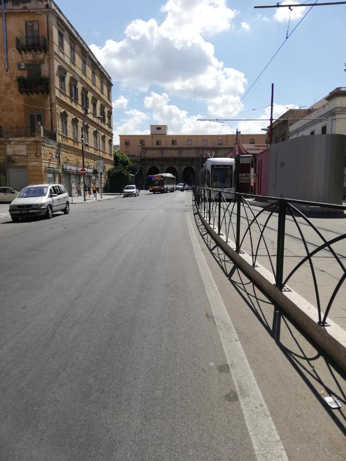 Il Posto Giusto Station Rooms Palermo Bagian luar foto